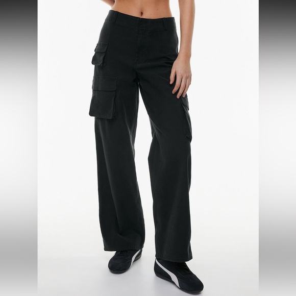 Aritzia Picture Cargo Pant, size 2, colour black - Picture 1 of 5